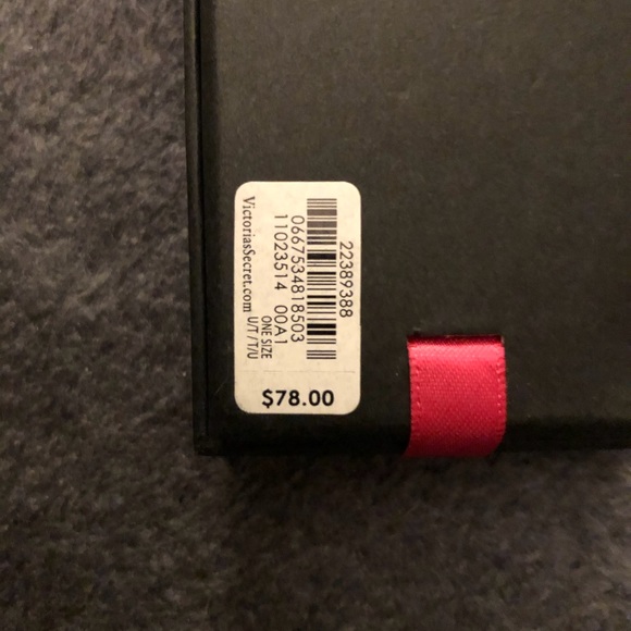 🆕 Victorias Secret Gold Tone Bracelet - Picture 3 of 3